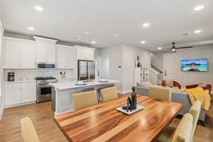 E Evergreen St-S1902-010.jpg