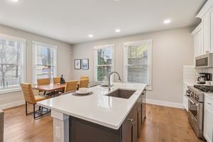 E Evergreen St-S1902-012.jpg