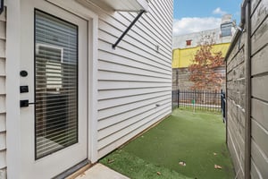 E Evergreen St-S1902-029.jpg