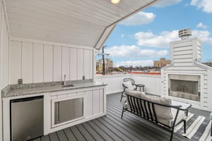 E Evergreen St-S1902-033.jpg