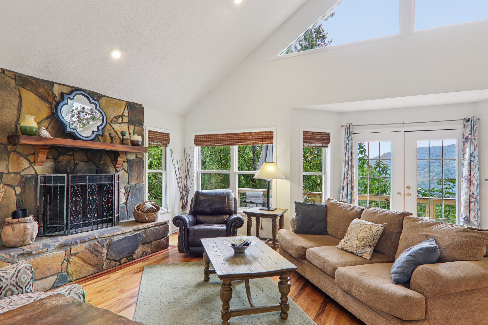 Jacks Knob Rd-S0910-016.jpg