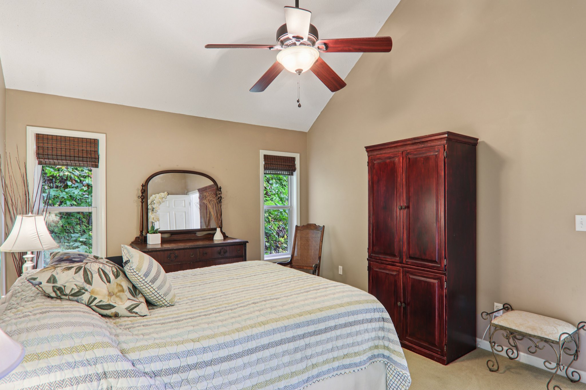 Jacks Knob Rd-S0910-033.jpg