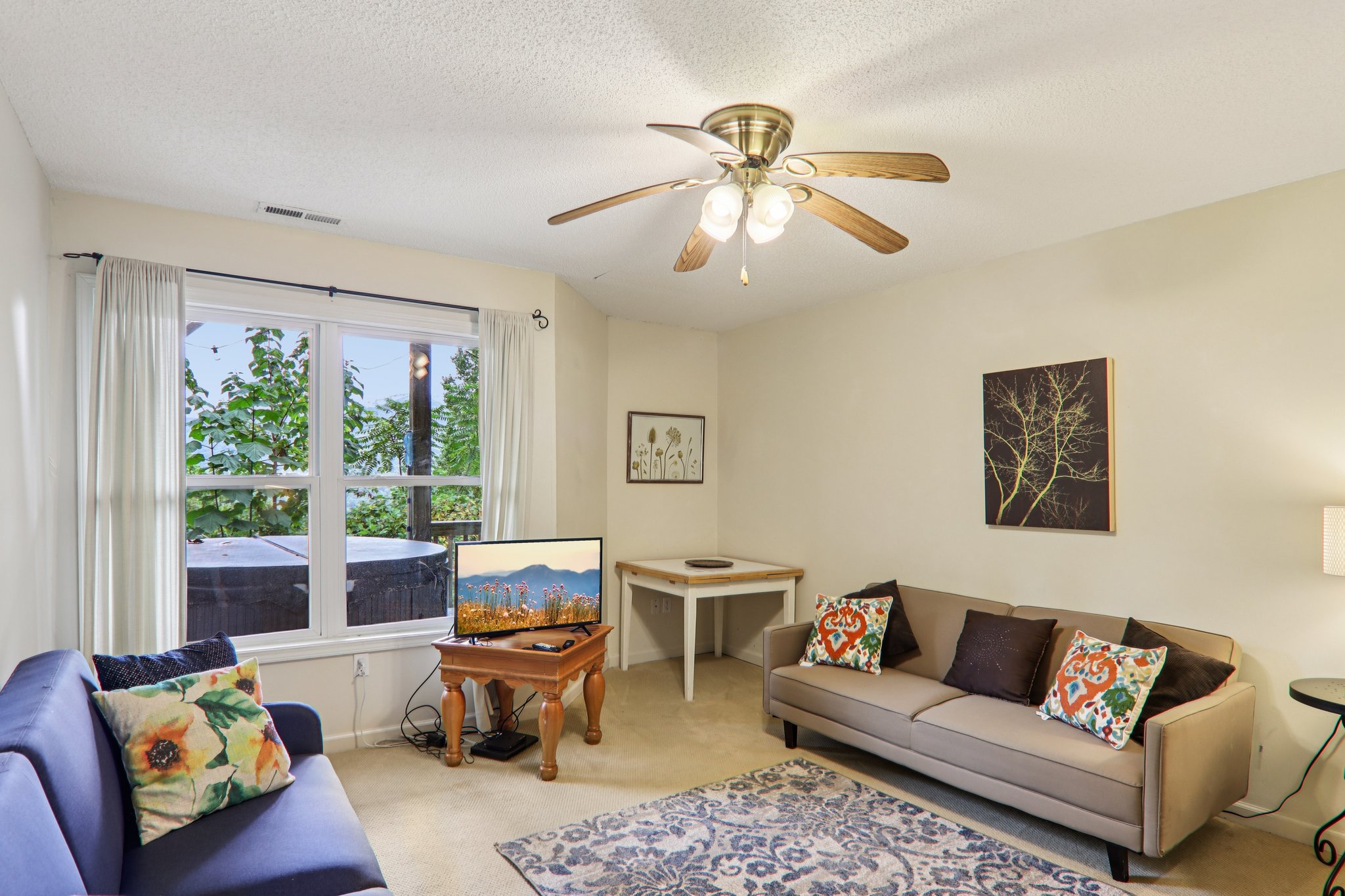 Jacks Knob Rd-S0910-037.jpg