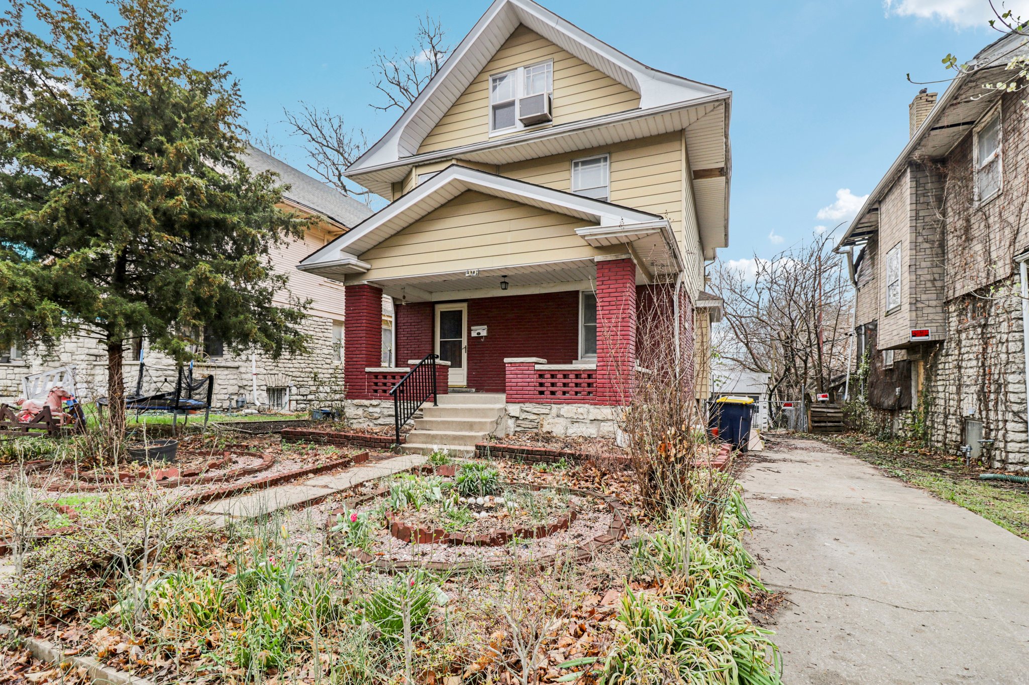 Lawn Ave-S0204-002.jpg