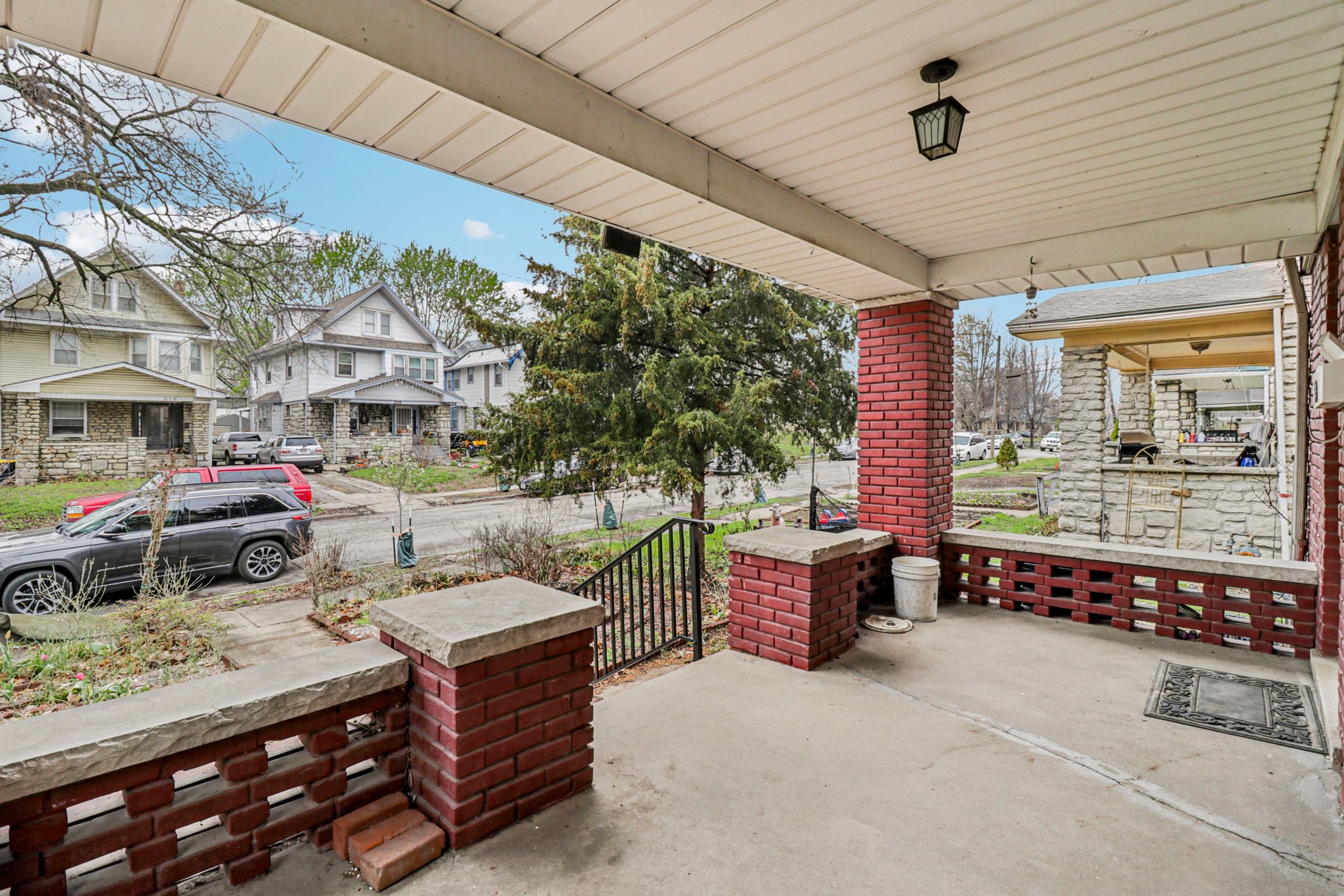 Lawn Ave-S0204-004.jpg