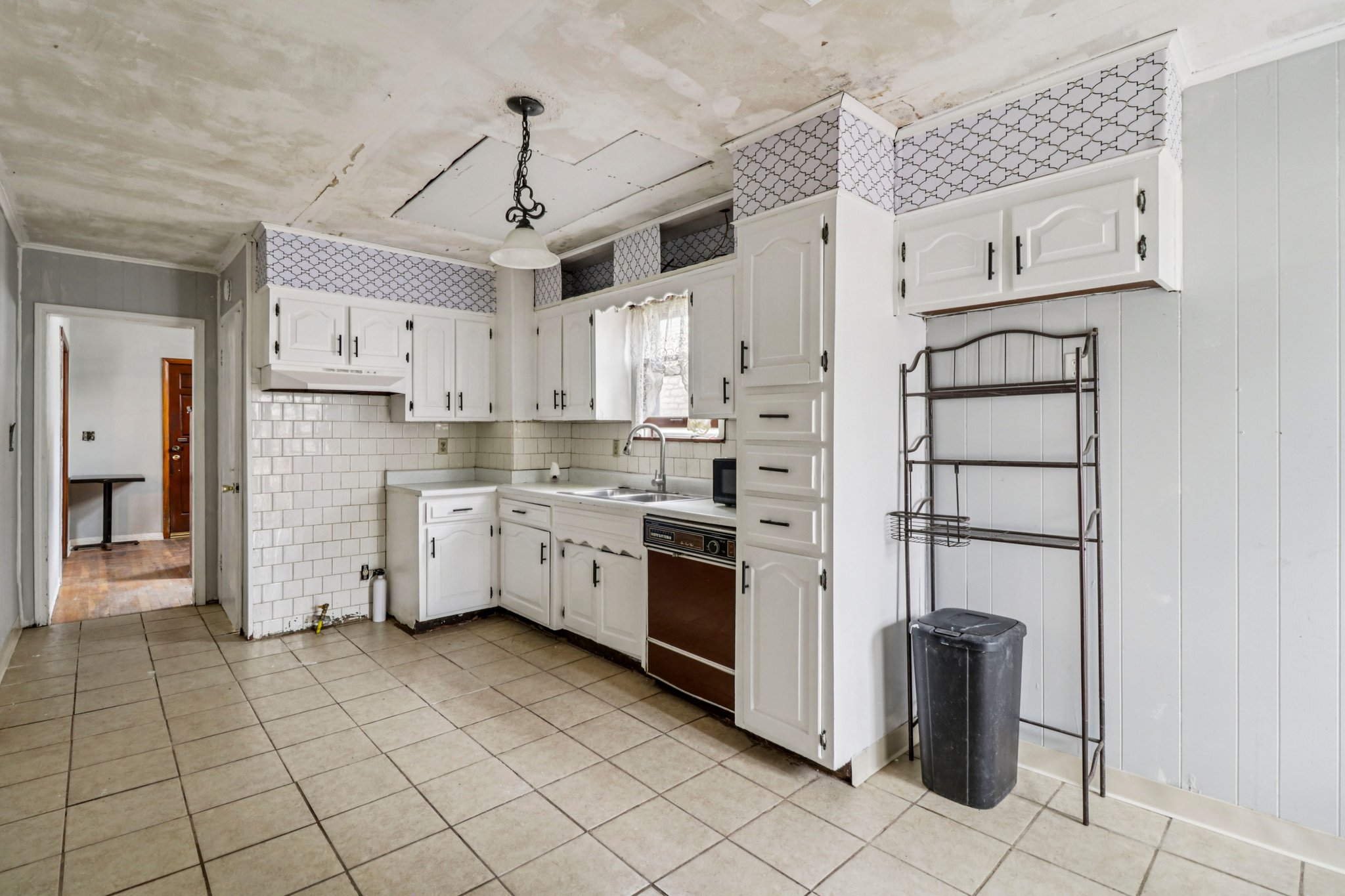 Lawn Ave-S0204-013.jpg