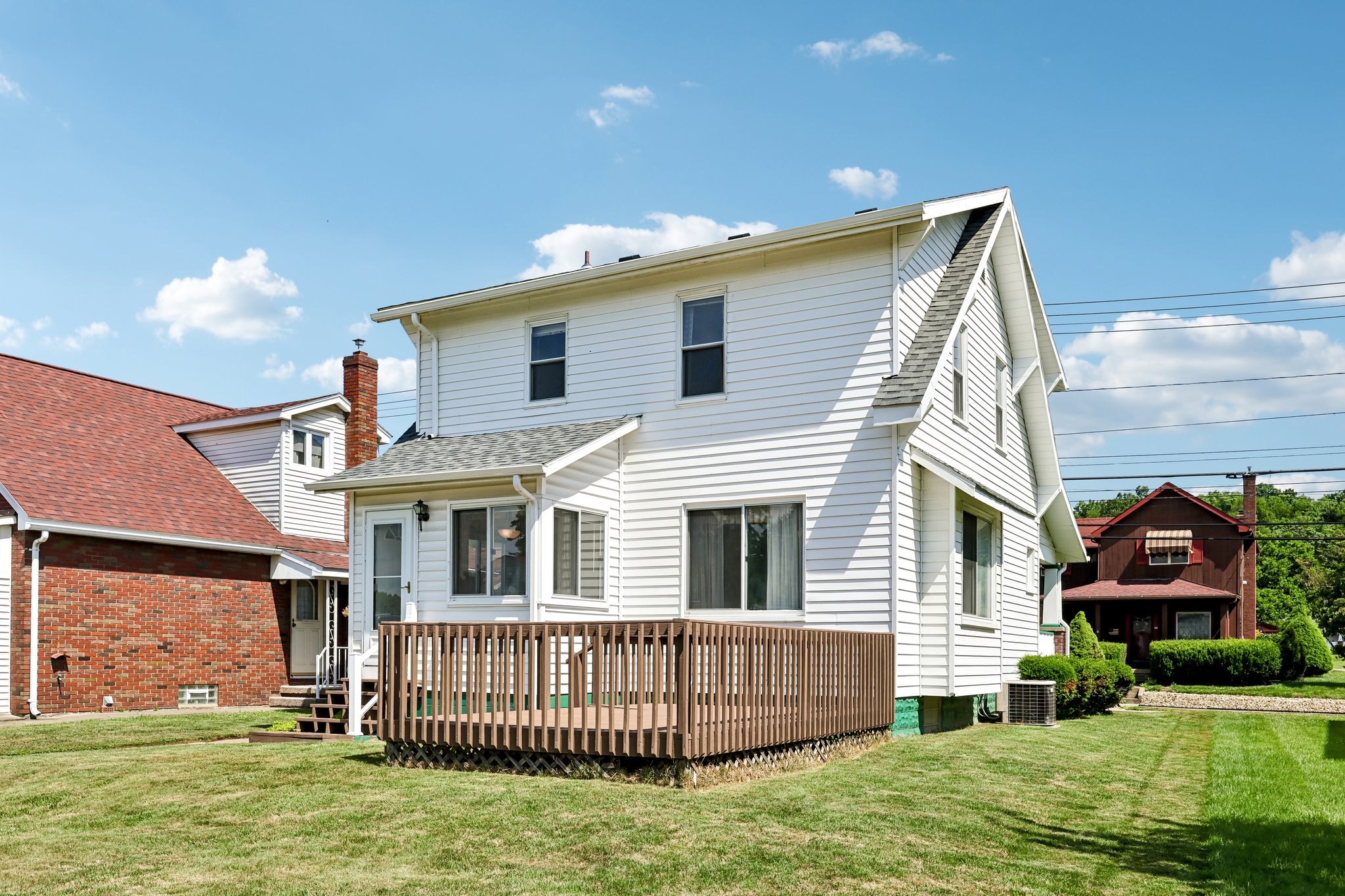 Line Ave-S1706-043.jpg