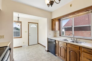 Line Ave-S1706-018.jpg