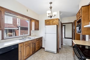 Line Ave-S1706-021.jpg