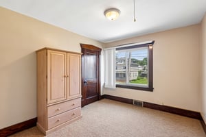 Line Ave-S1706-031.jpg