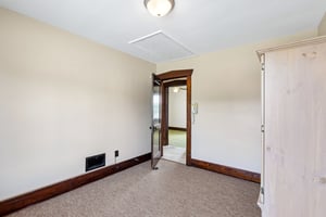 Line Ave-S1706-032.jpg