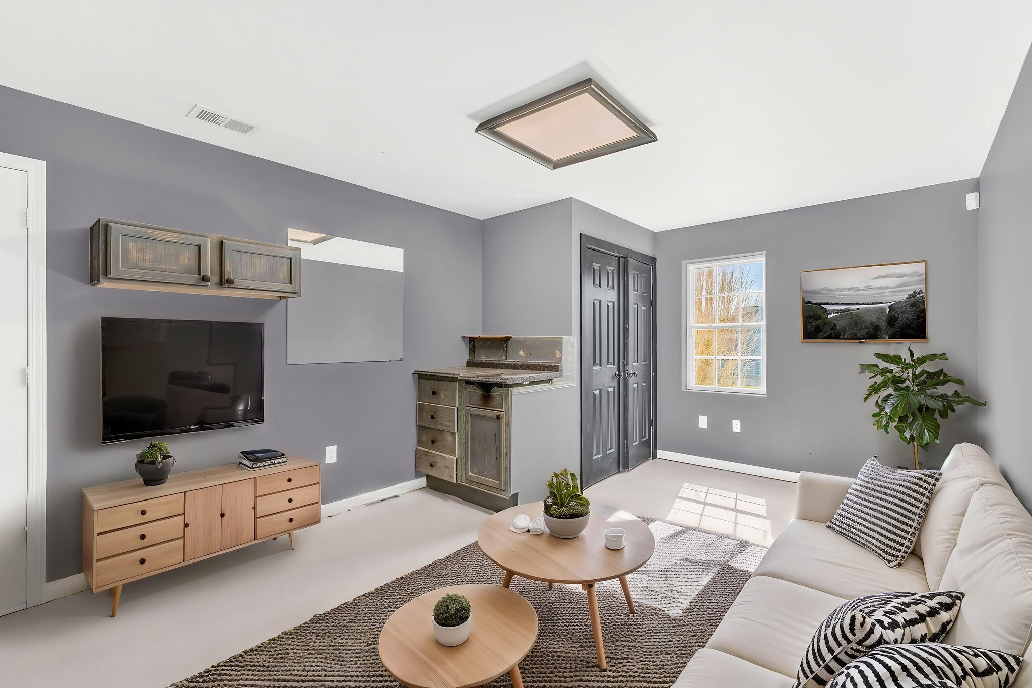 311 N Meadow Dr-26 virtually staged.jpeg