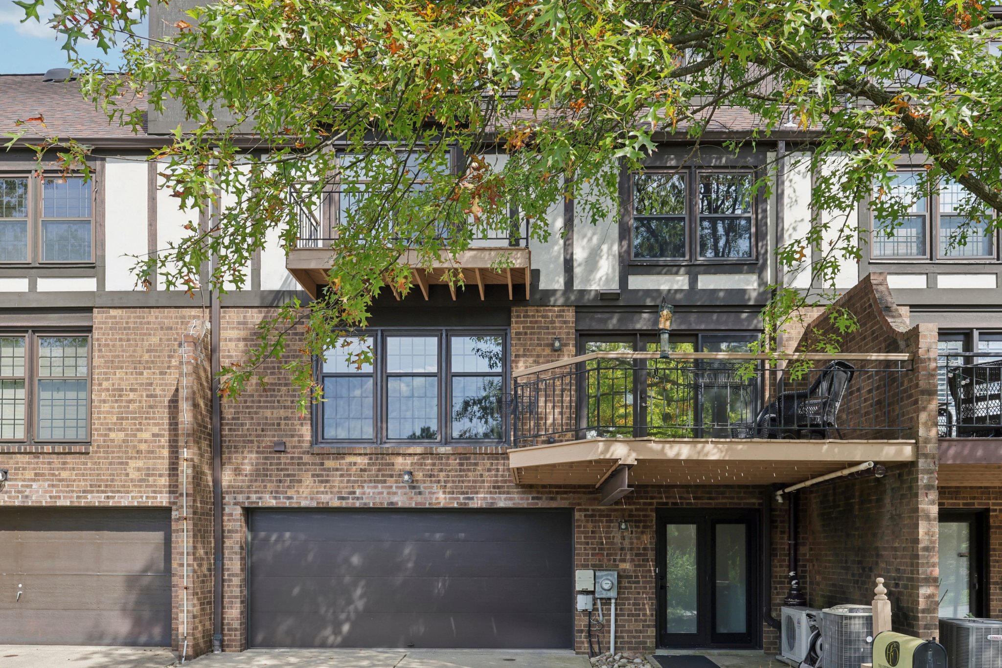Oxbridge Ct-S1609-077.jpg