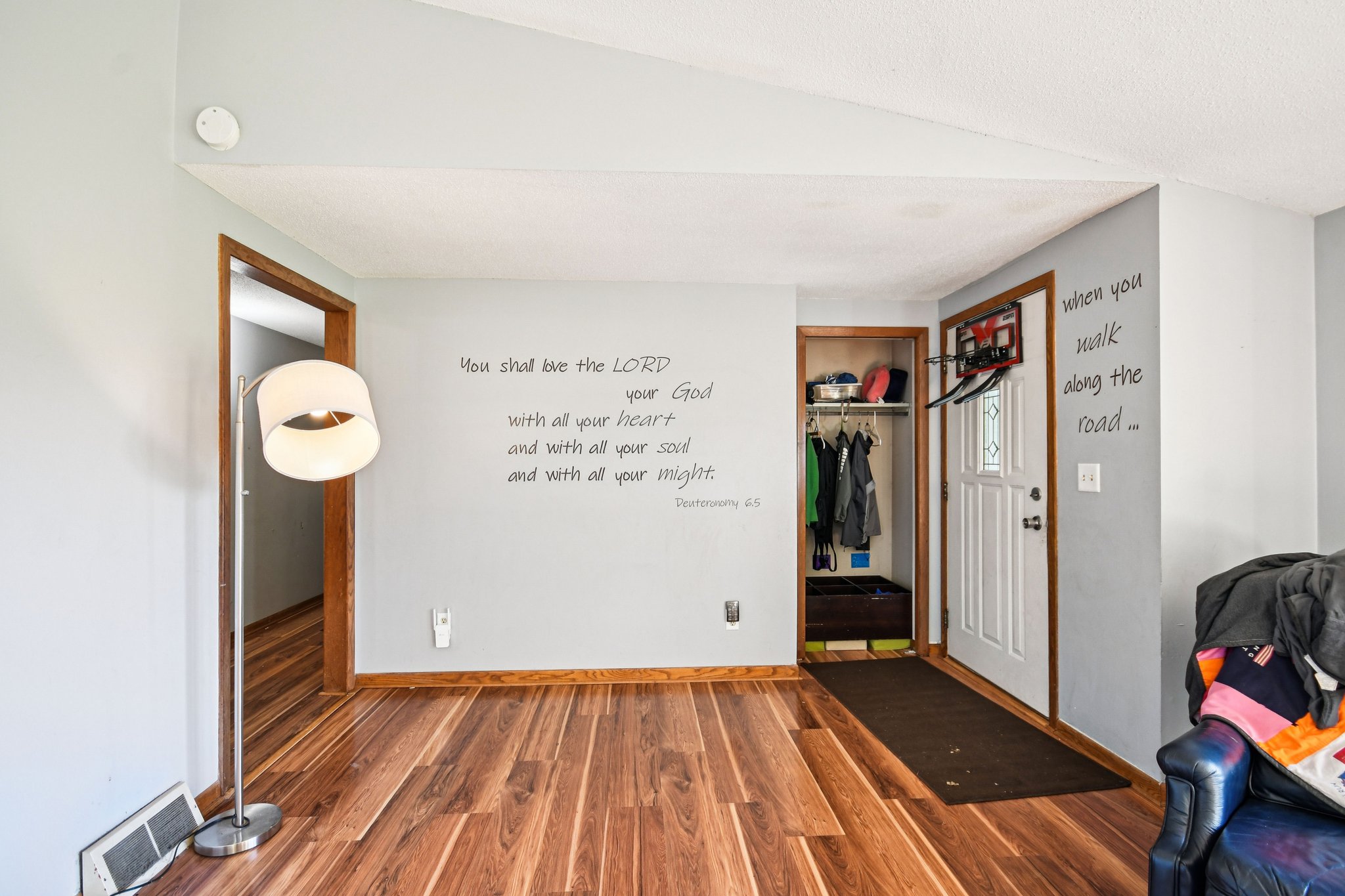 Seminole Ave-S0411-011.jpg