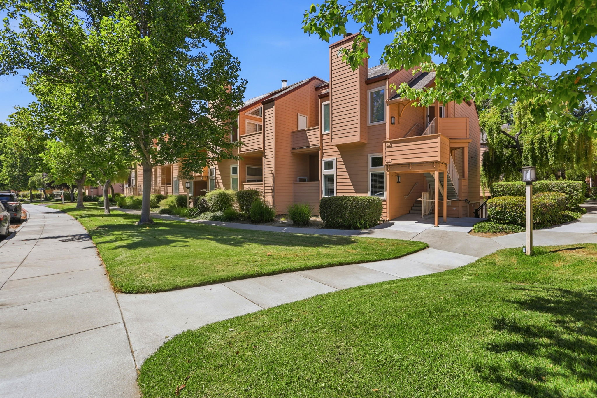 003_F8_311 Tradewinds Dr