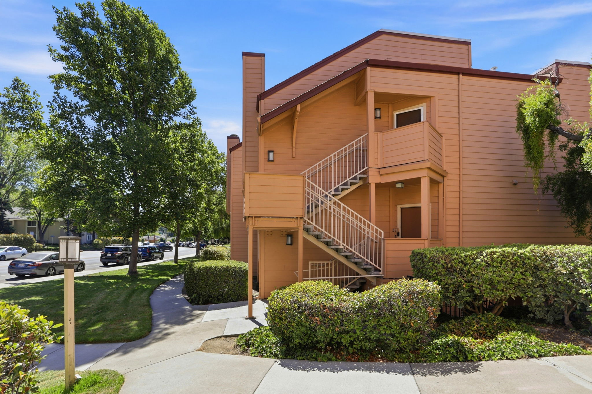 004_F8_311 Tradewinds Dr
