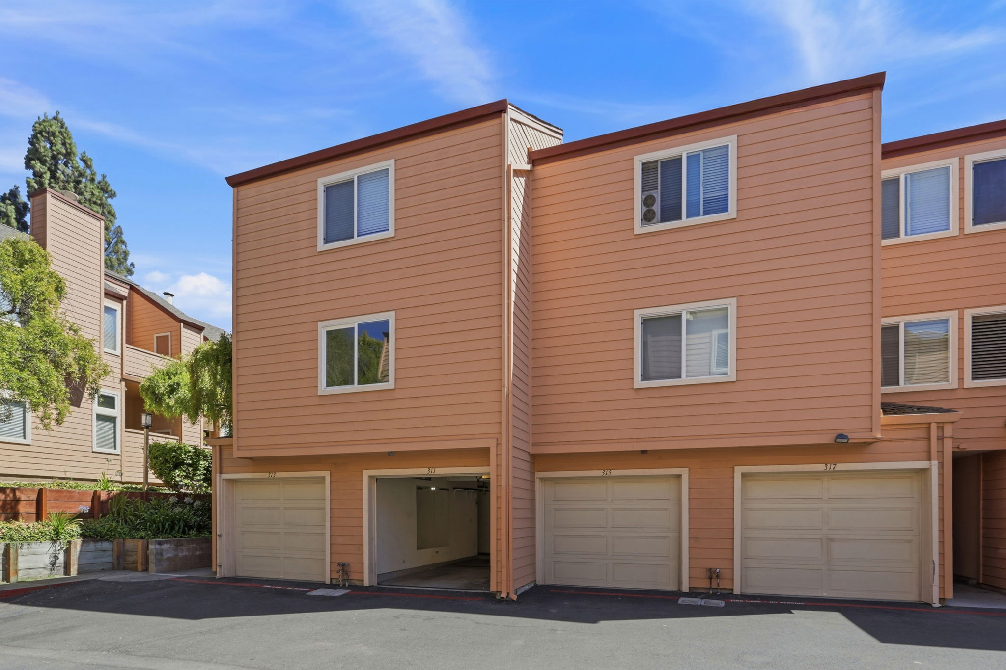 037_F8_311 Tradewinds Dr
