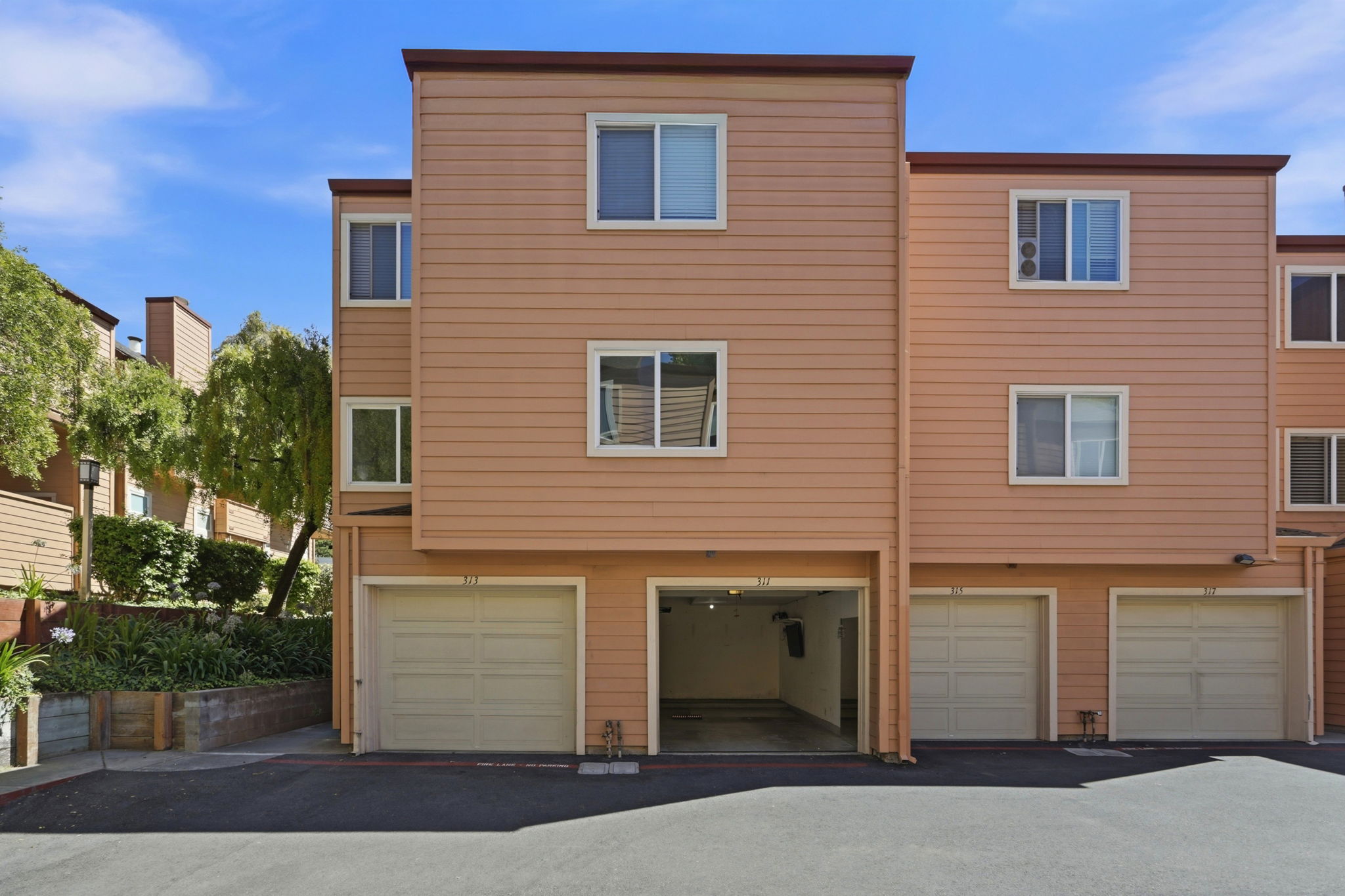 038_F8_311 Tradewinds Dr