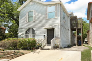  Photo 0