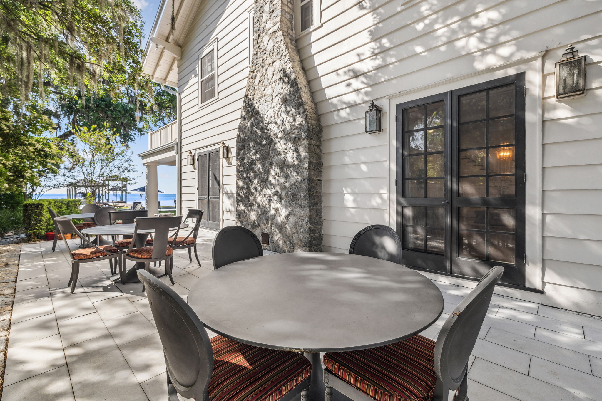 Al Fresco Dining