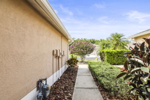 Front Entrance to Street - 495A5831