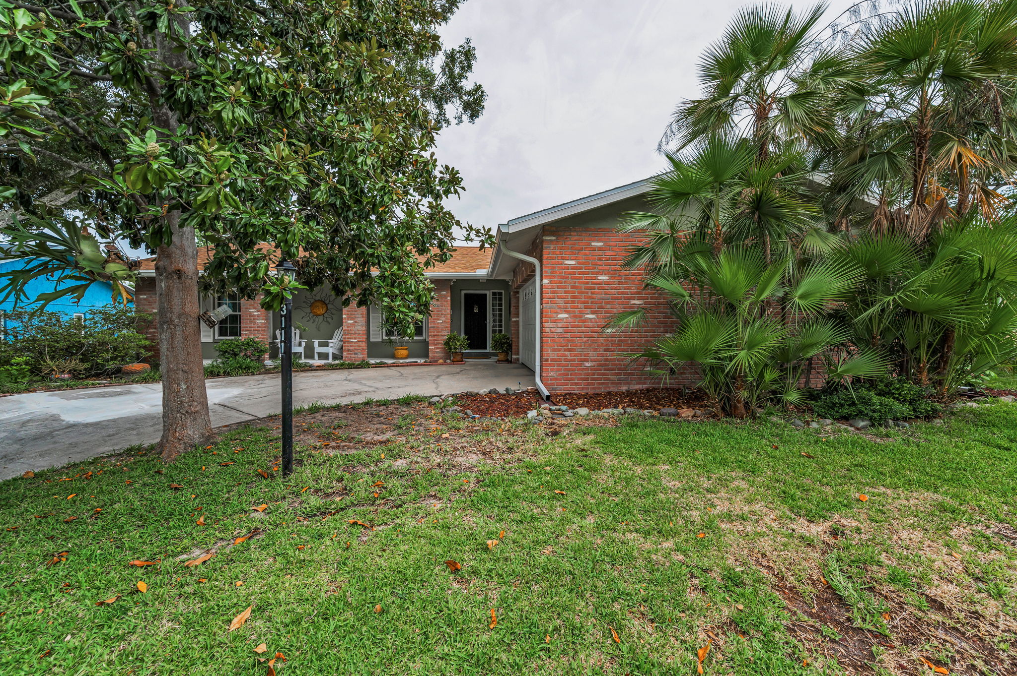 Front Exterior22