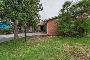 Front Exterior22