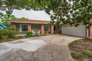 Front Exterior23