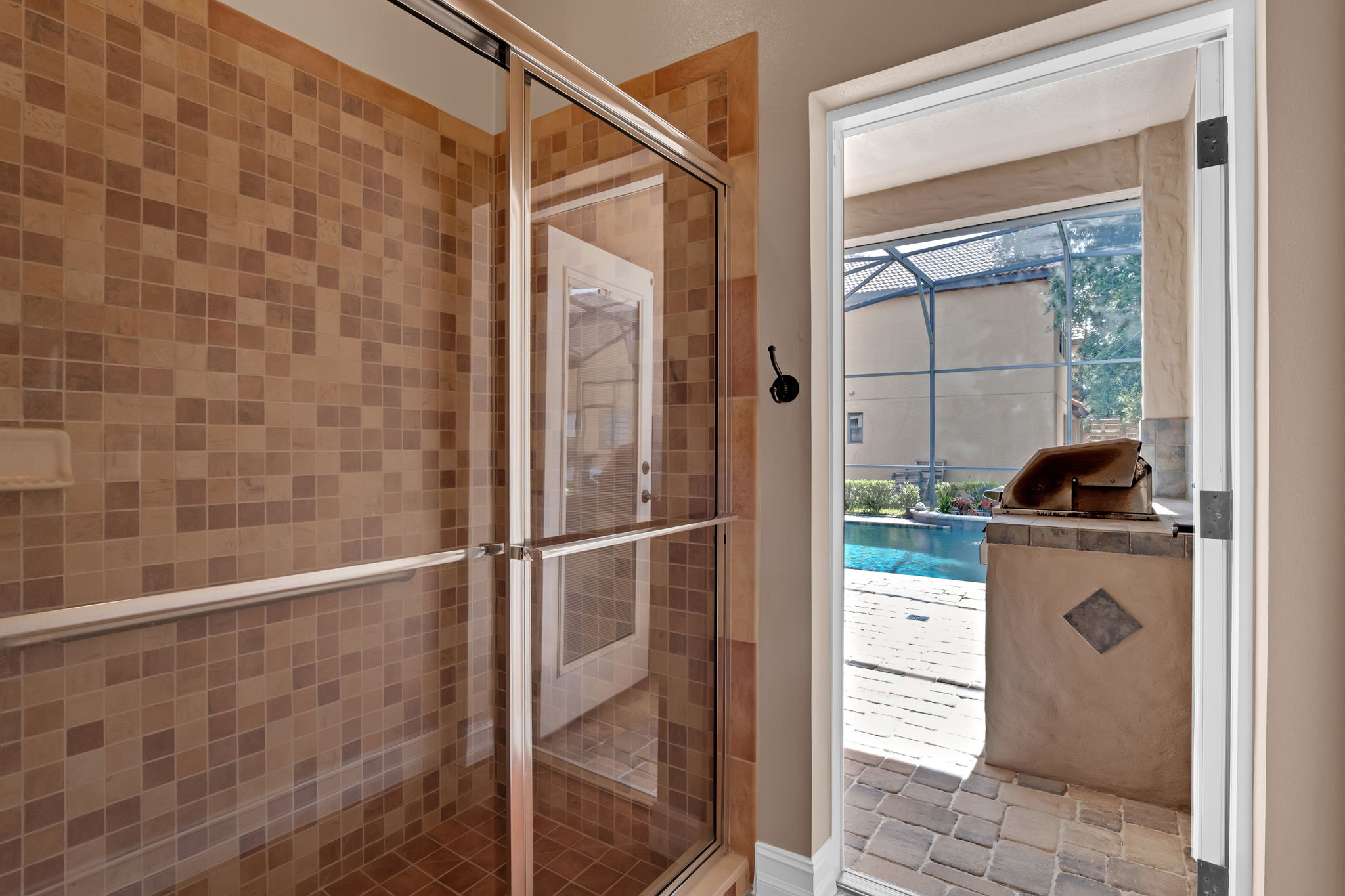 Bath 3/Guest/Pool Bathroom