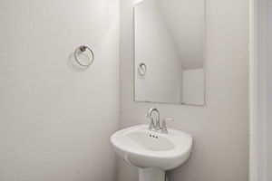  Photo 33