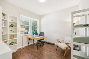E 21st Ave-S2506-034.jpg