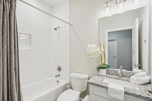 E 21st Ave-S2506-037.jpg