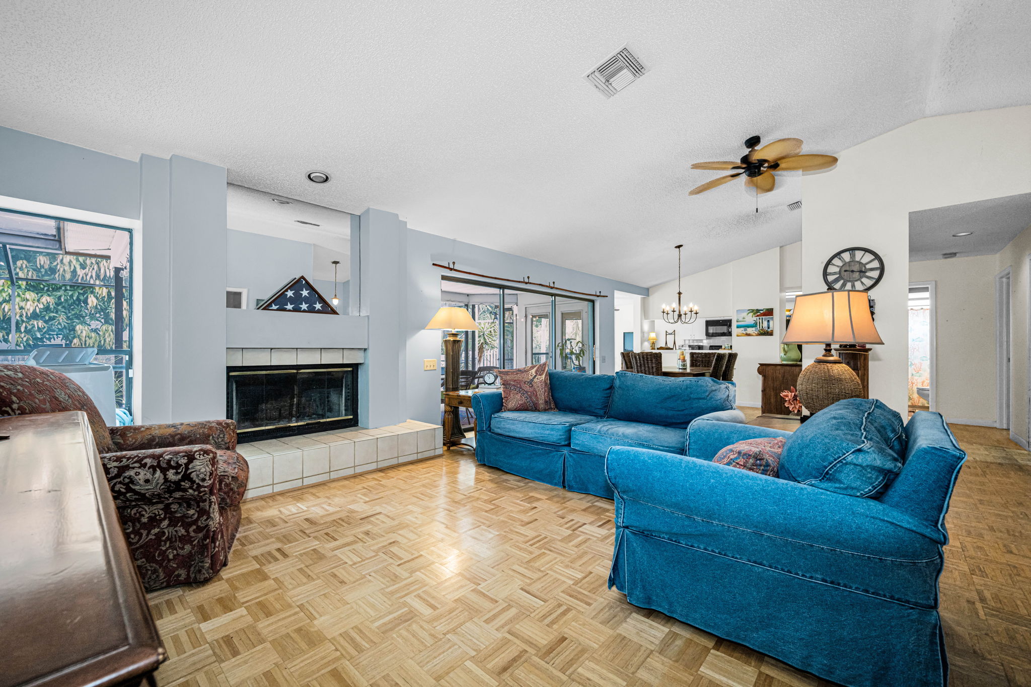 Living Room 4