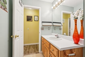 Century Dr-S0404-024.jpg