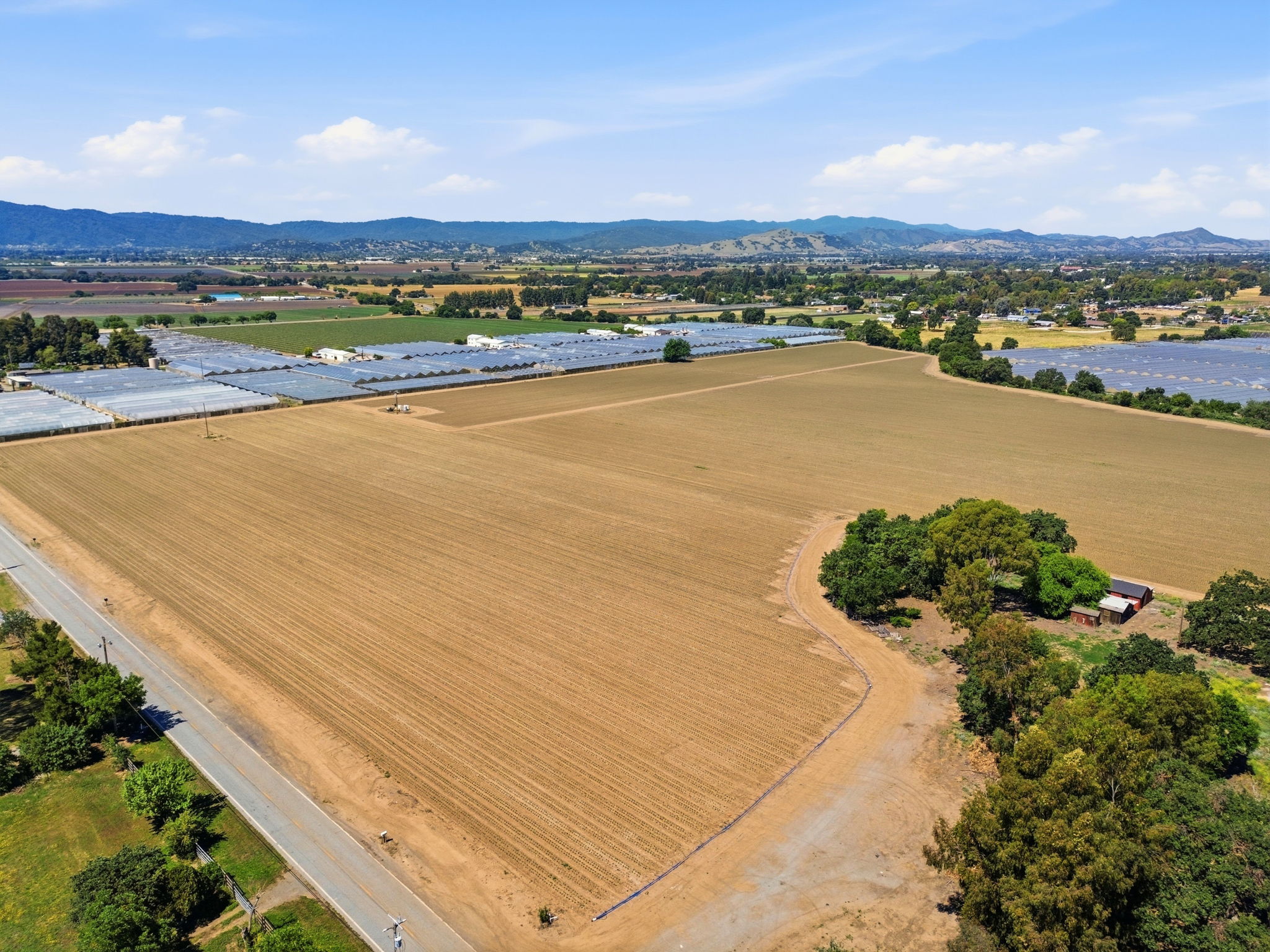 008_F8_AERIAL_3115 Leavesley Rd