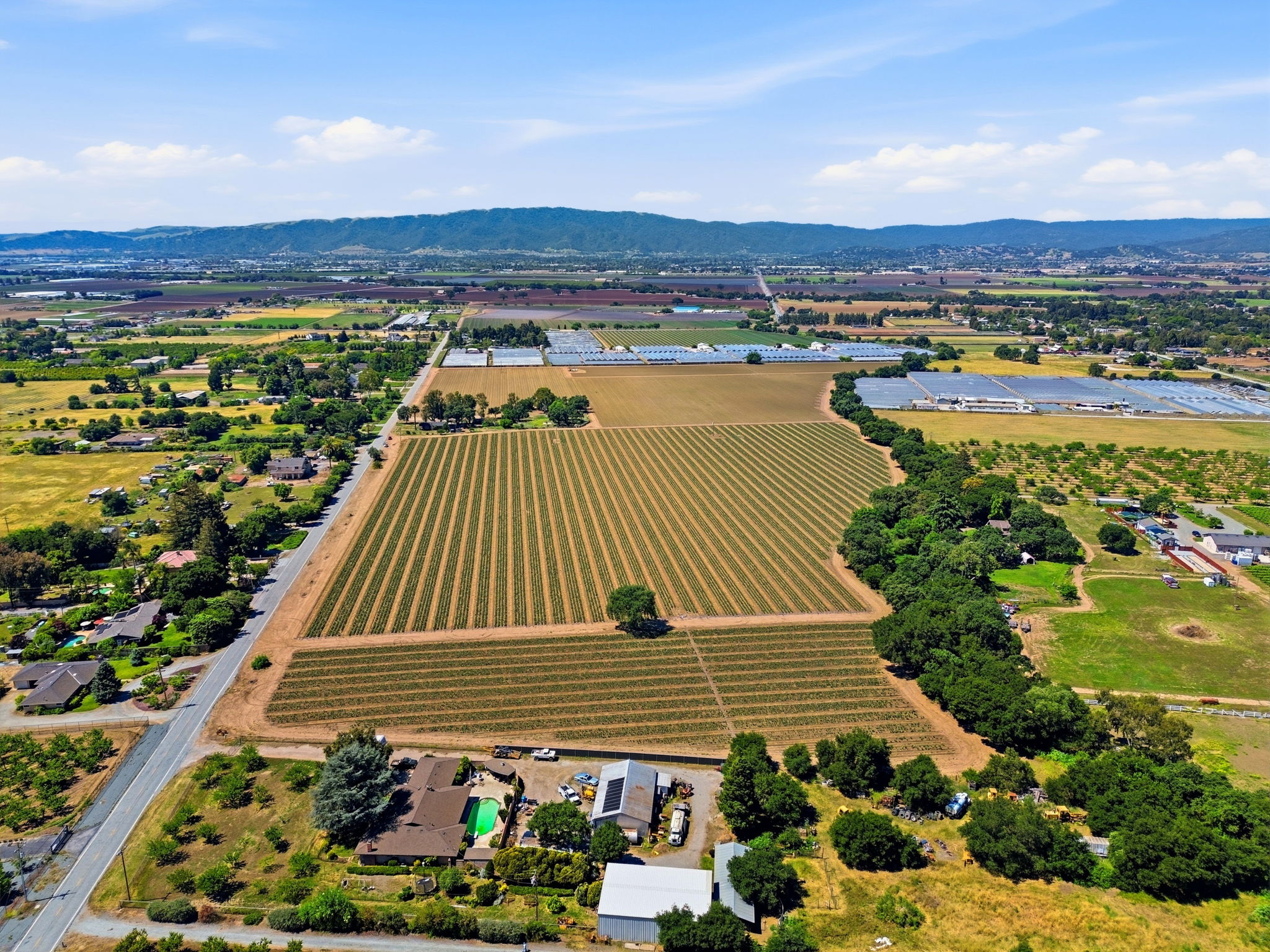 011_F8_AERIAL_3115 Leavesley Rd