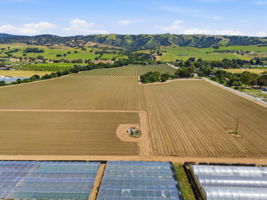 007_F8_AERIAL_3115 Leavesley Rd