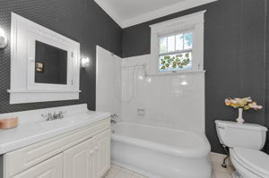 Bathroom 1a