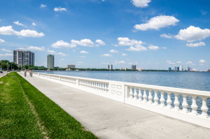 Bayshore Dr