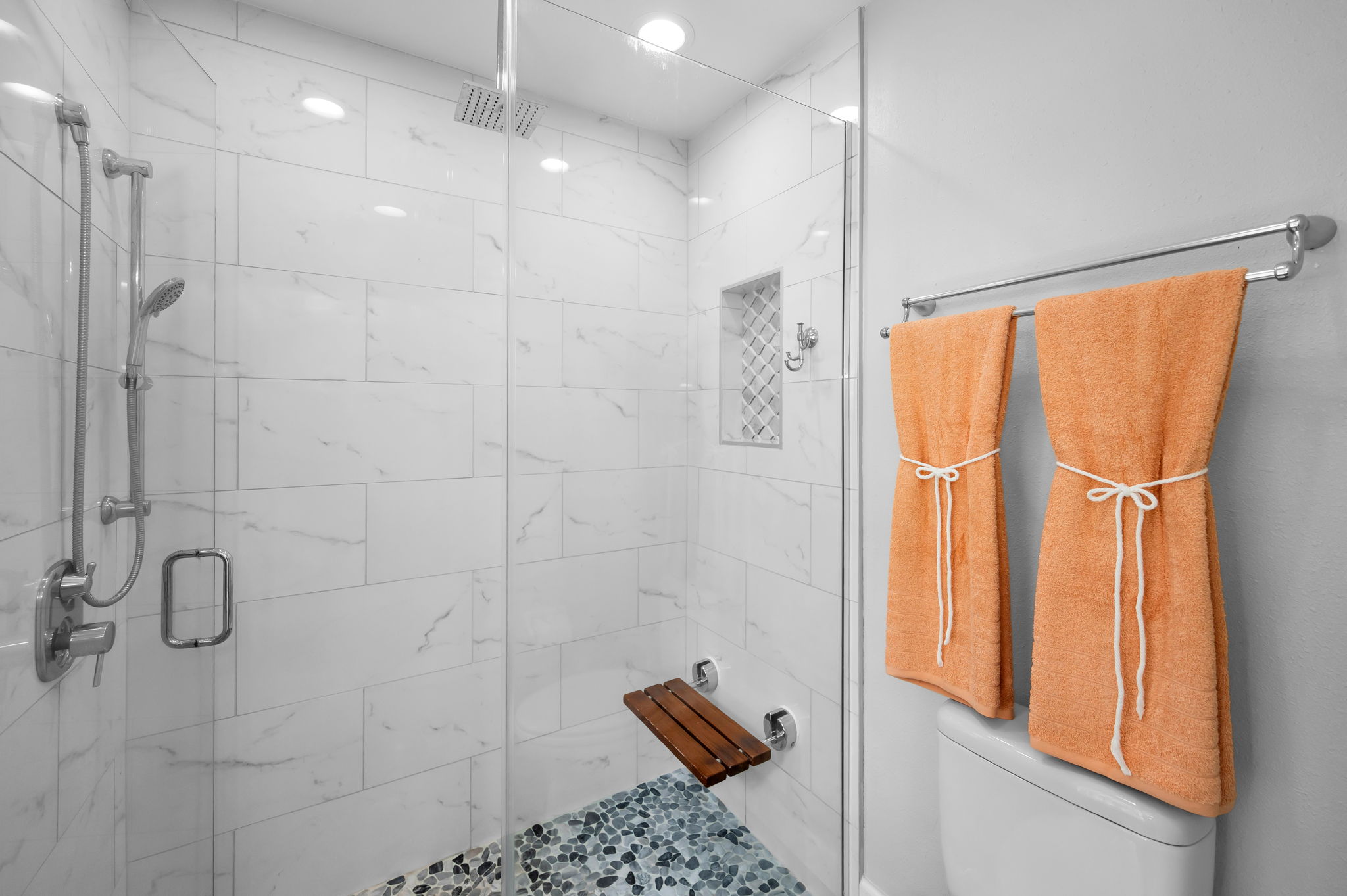 Master Bathroom1c