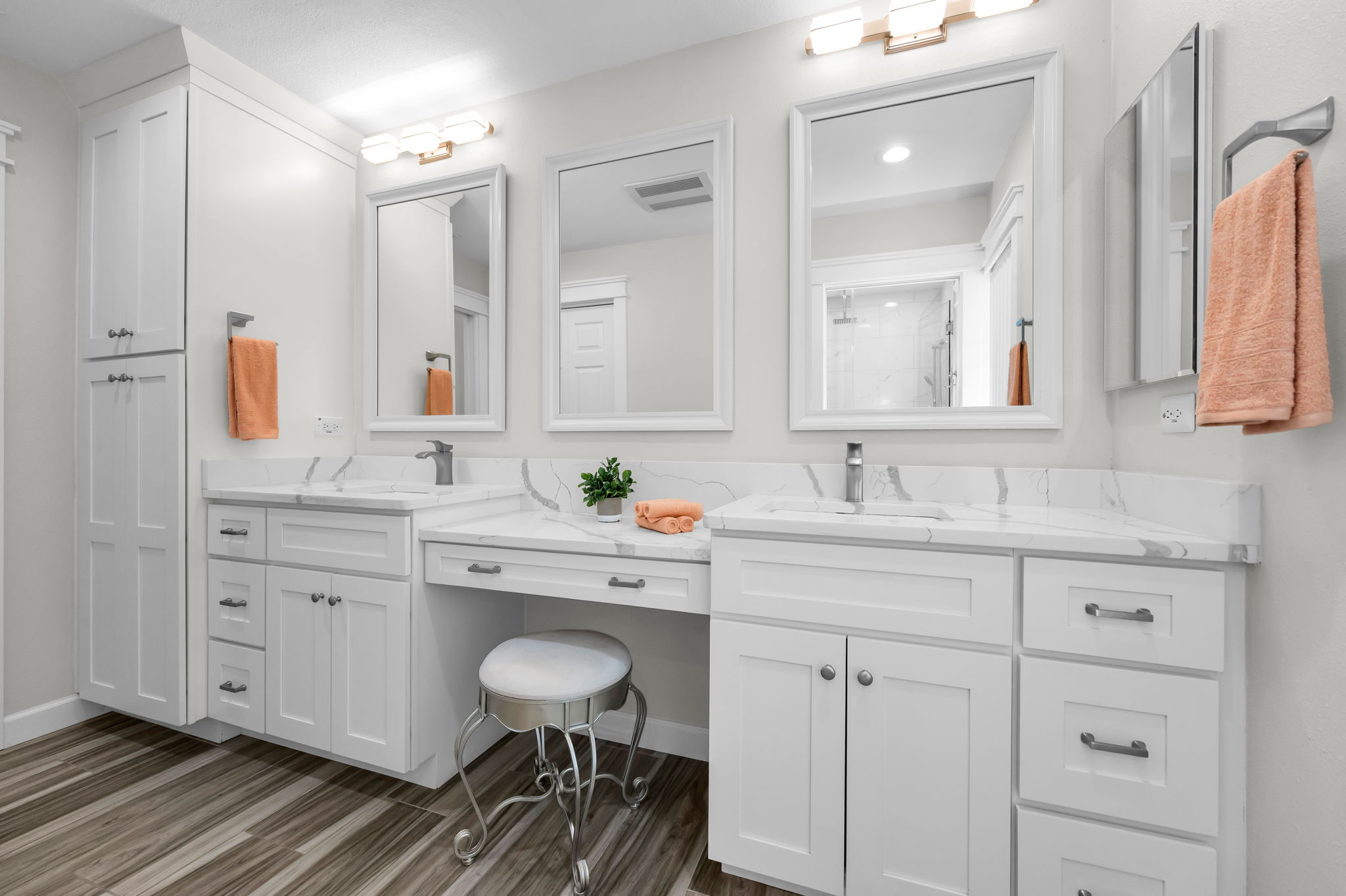 Master Bathroom1d