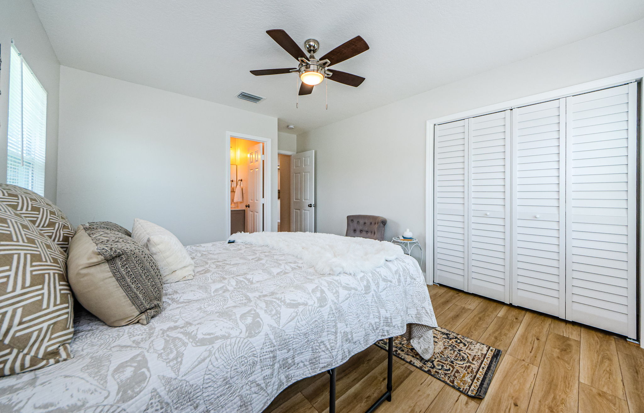 Master Bedroom 1b