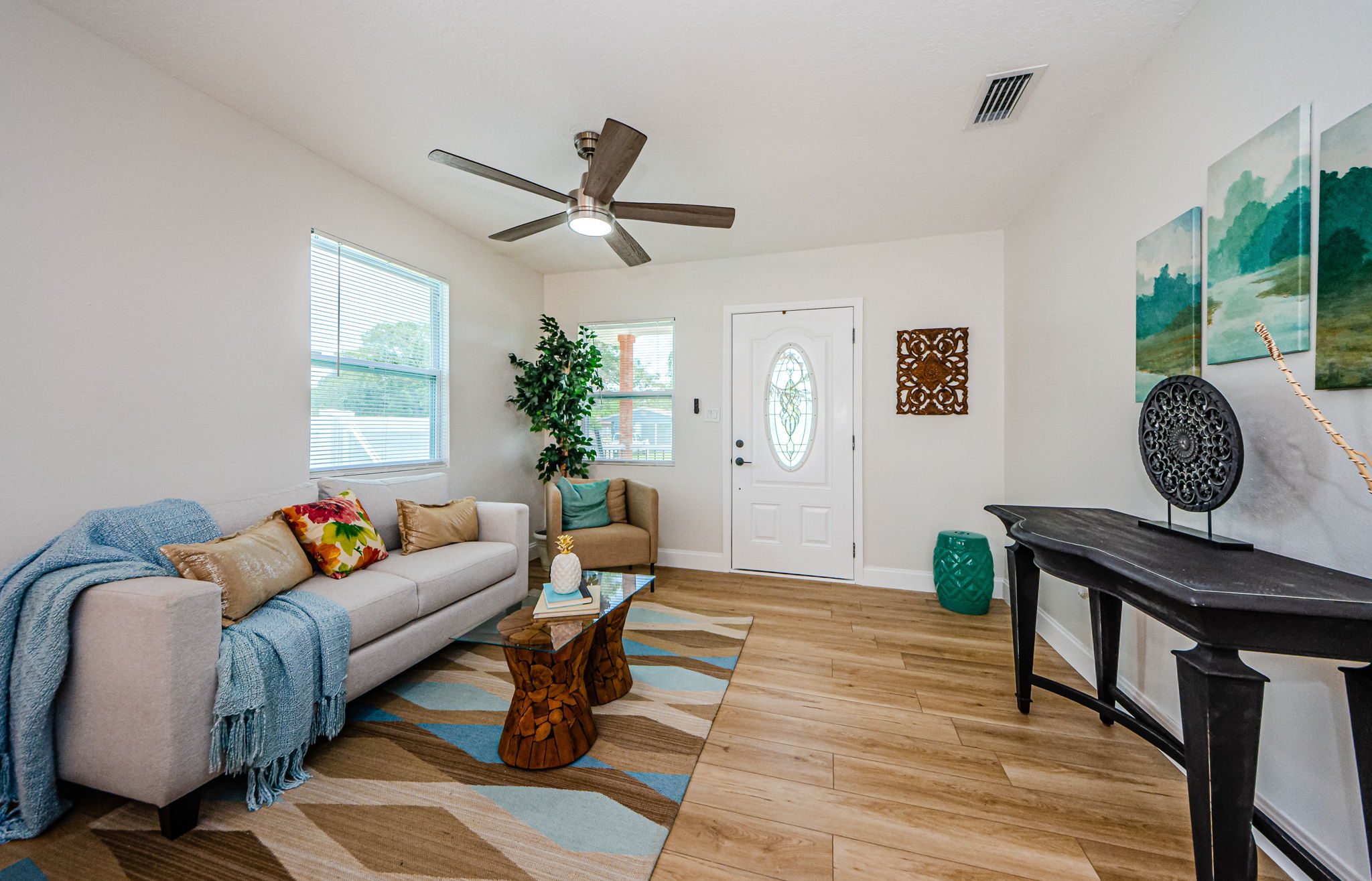 Family Room 2-2