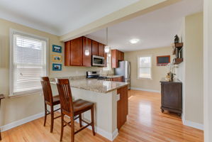 Kitchen/Breakfast Bar