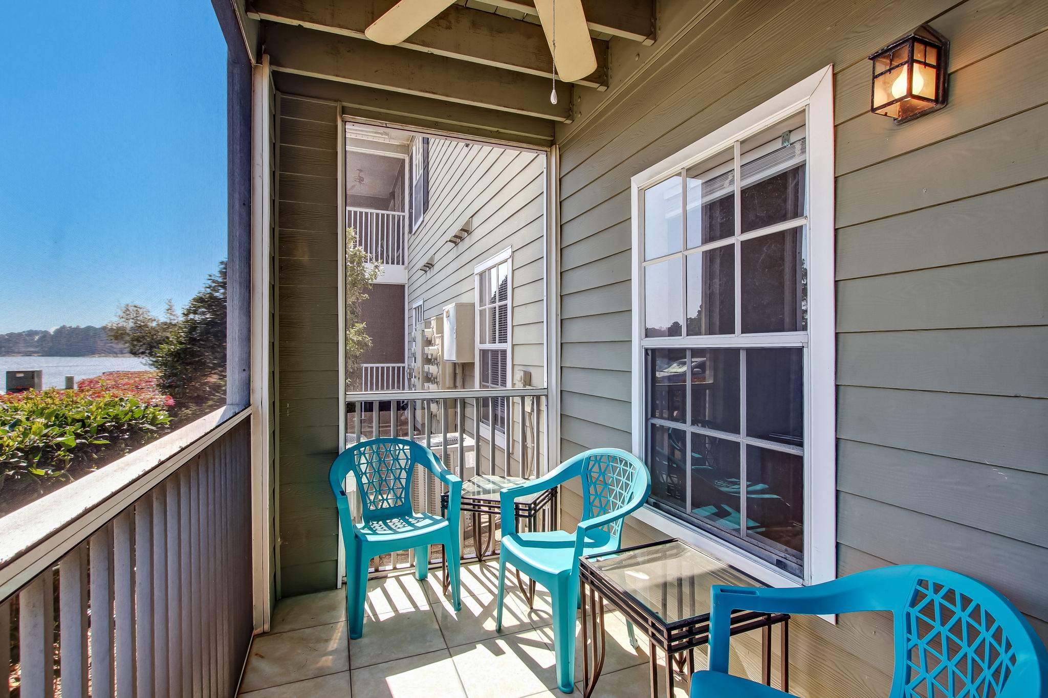 Screened-in Porch