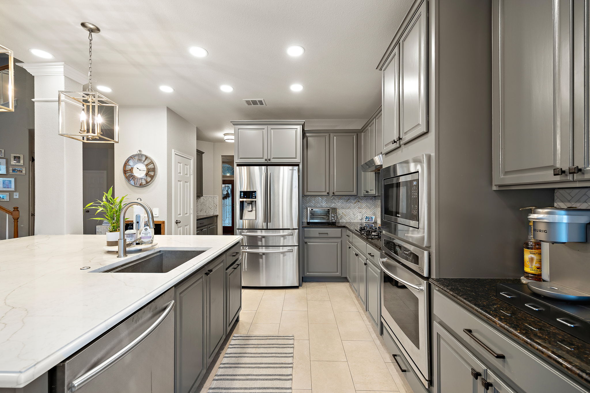 Built in ovens, single basin sink