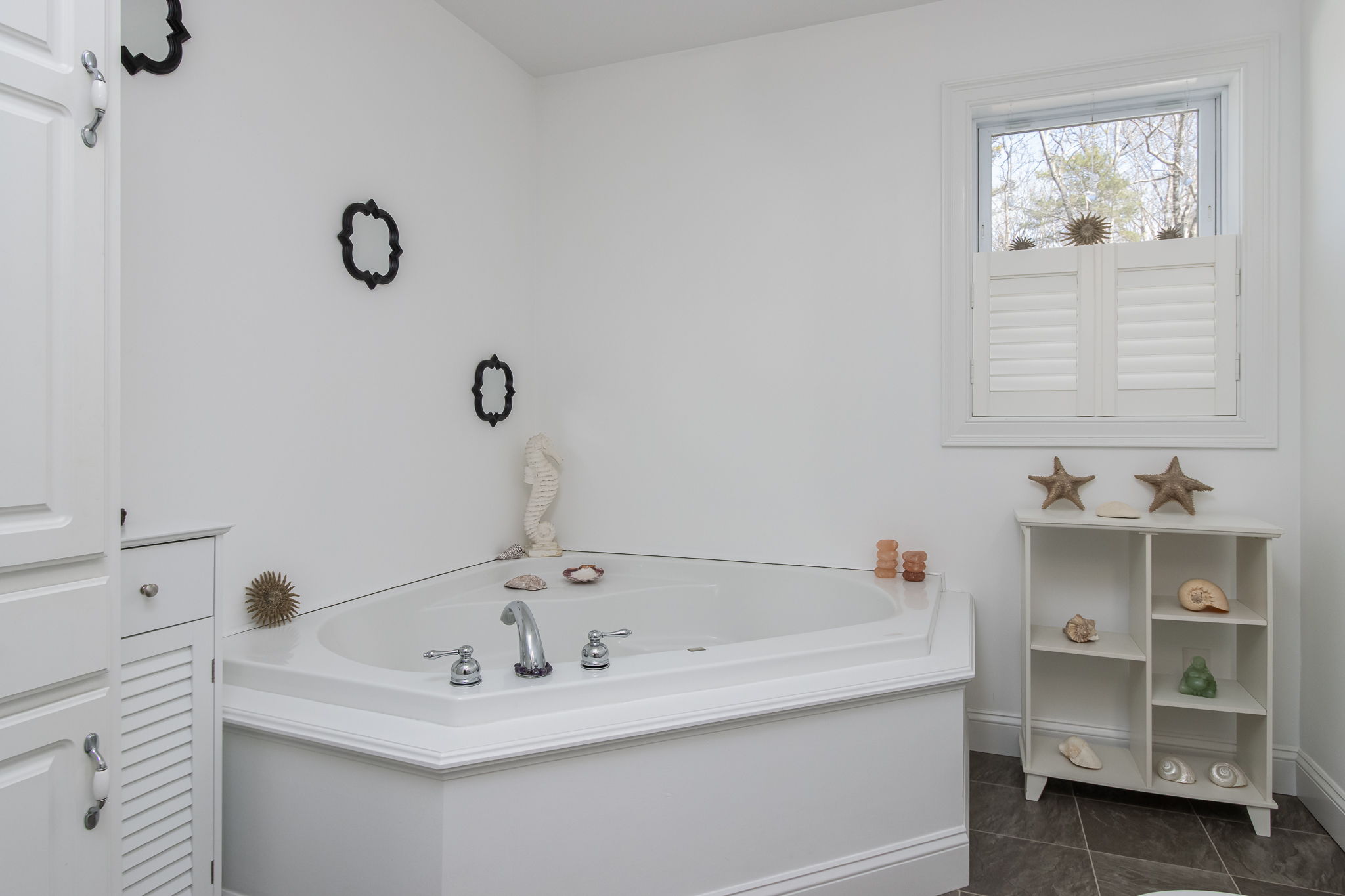 BedroomPrimaryBath-4