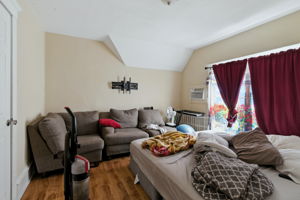  Photo 37