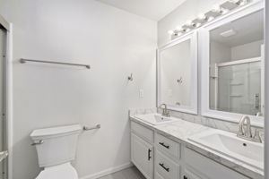 Photo 31
