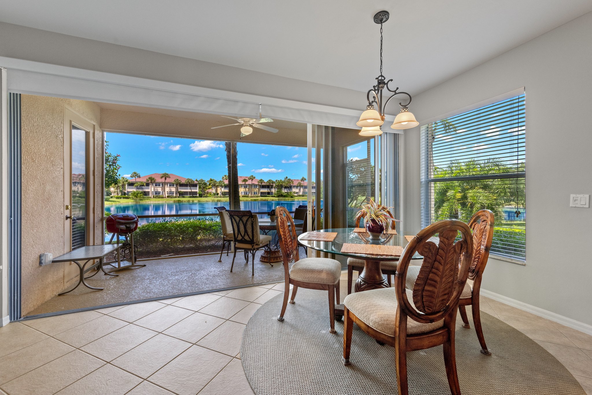 Breakfast Nook 3.jpg